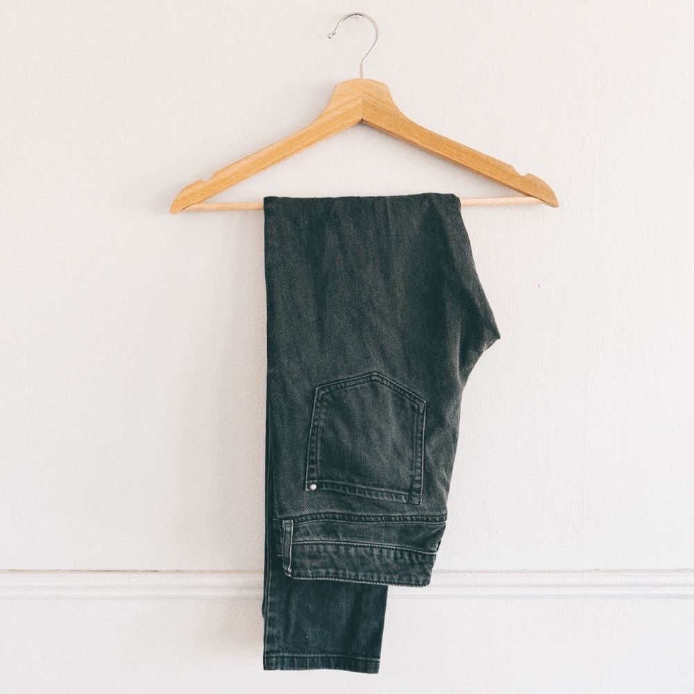 EDDIE BAUER > Modern Slim Jeans